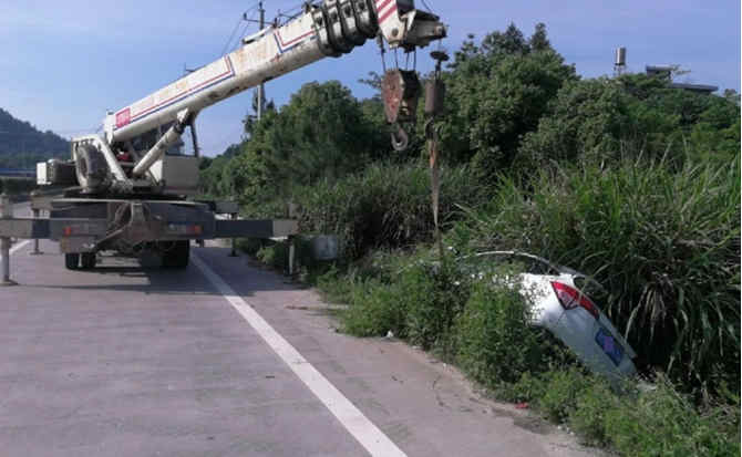 徐闻重载吊车救援 徐闻重载吊车救援